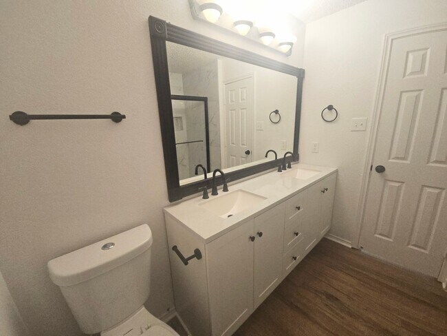 Building Photo - Nice Home in Mansfield ISD