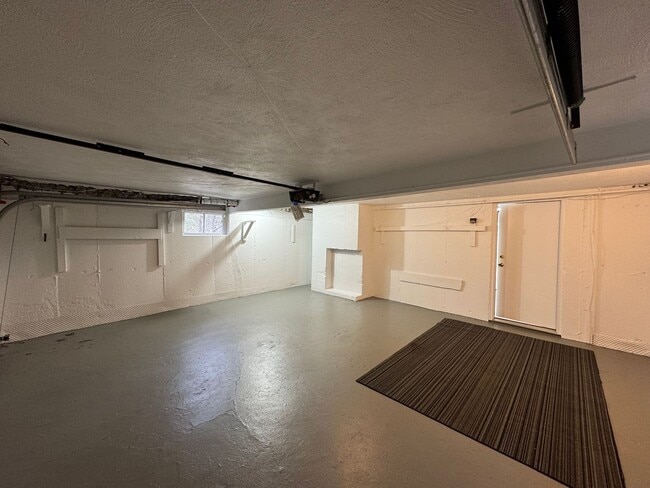 Building Photo - Pet-Ok | Charming Single-Family Ranch in Carlisle, MA | Avail 5/1