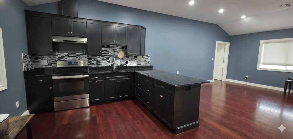 Building Photo - 6 Proctor Rd