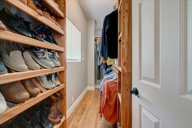 Building Photo - Classic Craftsman with Modern Amenities 2-Bedroom, 2-Bath Rental Home in the Heart of Golden Hill...