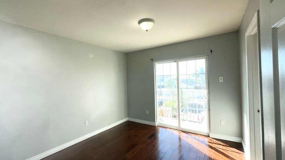 Building Photo - 2235 Cloyne St