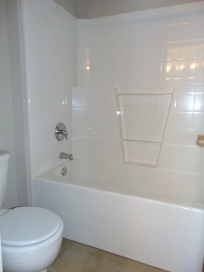 Building Photo - 4+ Bedroom/2.5 Bath Luxury Kirkland Home.  Spacious Home, Rose Hill Area!  A Must See!