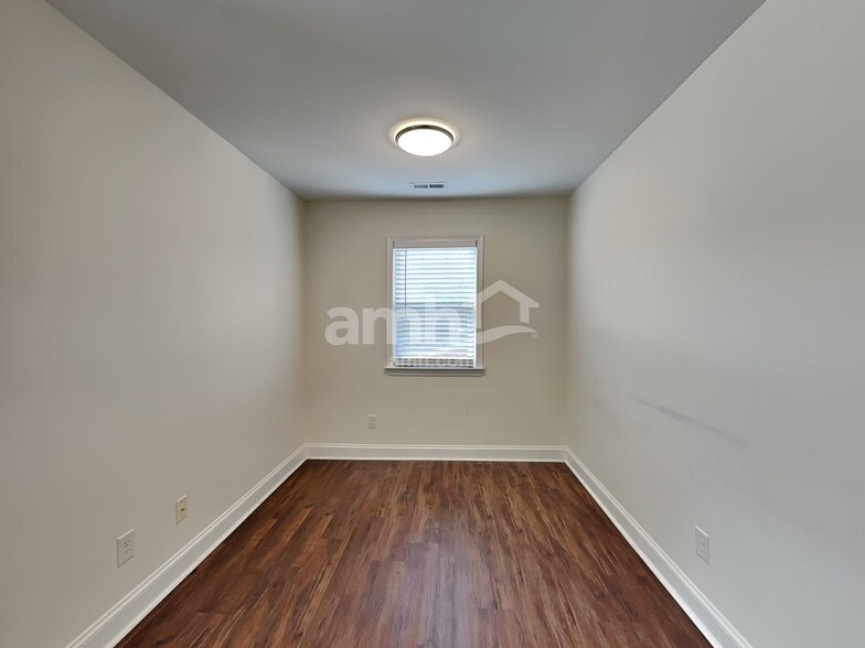 Building Photo - 109 Mountain Slope Ct