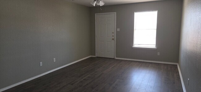 Building Photo - 176 RYAN Cir