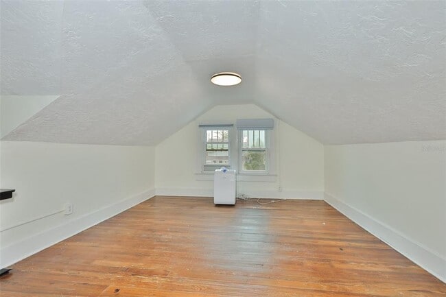 Building Photo - 340 Moffett Ct N