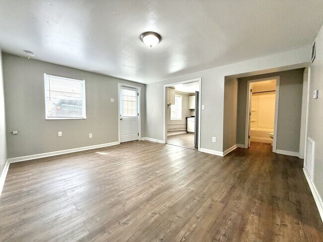 Building Photo - Hickory Hill Dr