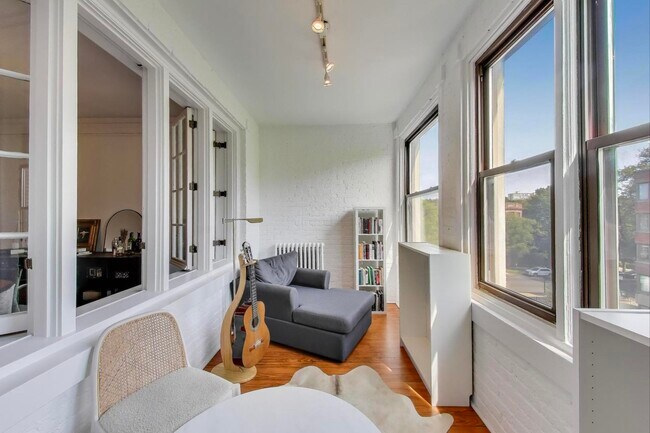 Building Photo - 5108 S Woodlawn Ave