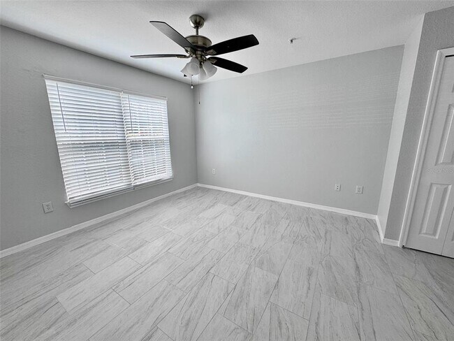 Building Photo - 5475 Vineland Rd