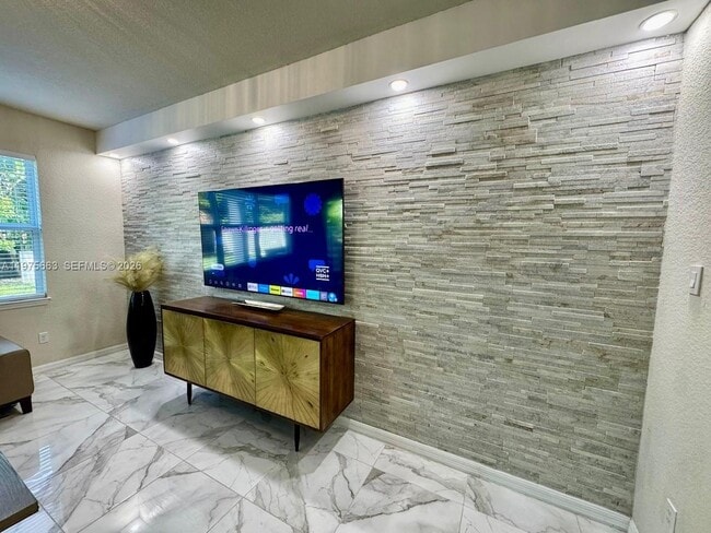 Building Photo - 4334 Ficus St