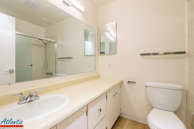 Building Photo - 555 S 10th St