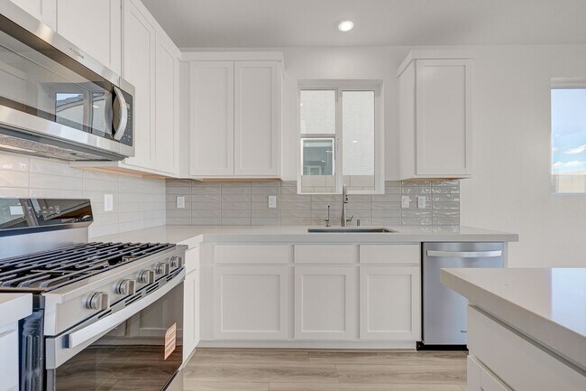 Building Photo - 8484 W Agate Ave