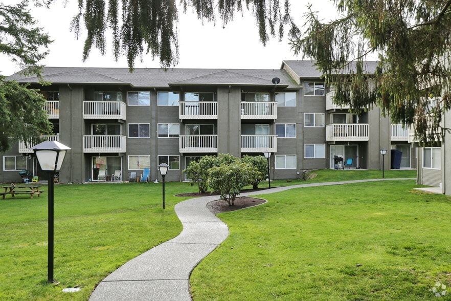 Building Photo - Bluffs at Evergreen