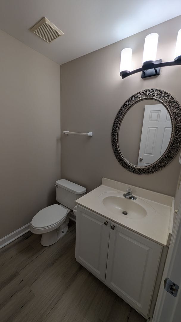 Building Photo - Three Bedroom Waterfront Condo Mooresville