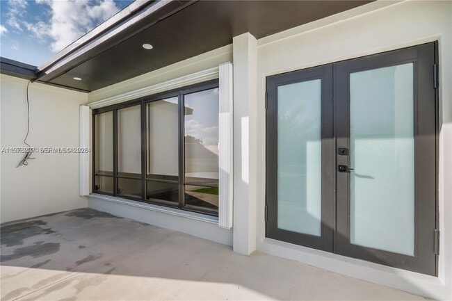 Building Photo - 8421 SW 27th Terrace