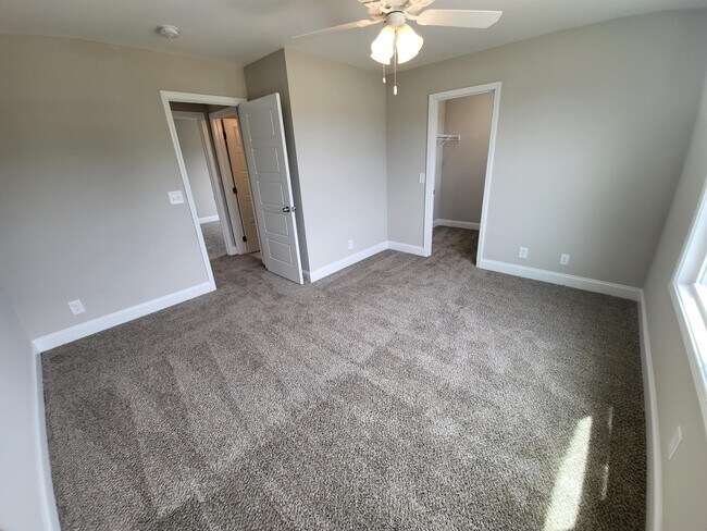 Building Photo - 201 King Rd