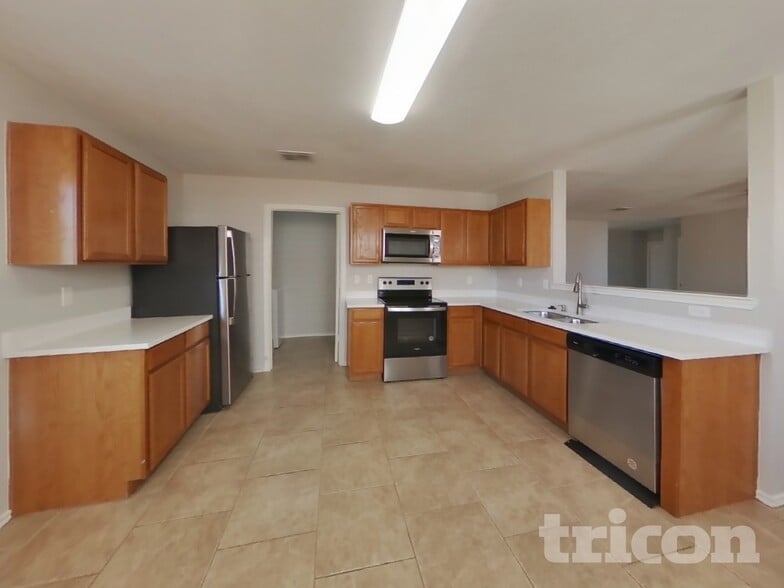 Building Photo - 6216 Thoroughbred Trail