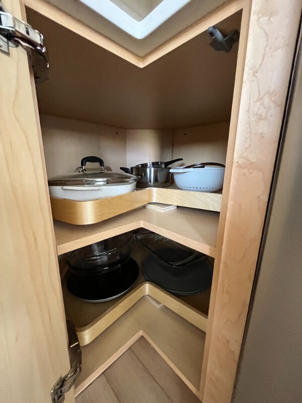 Building Photo - 632 S Rochester St