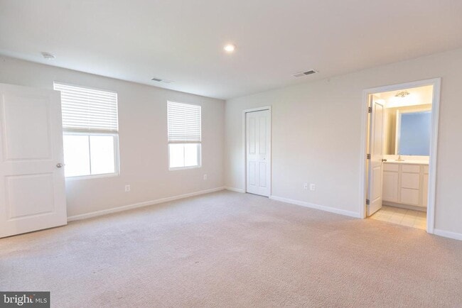 Building Photo - 228 Chandlers Glen Dr