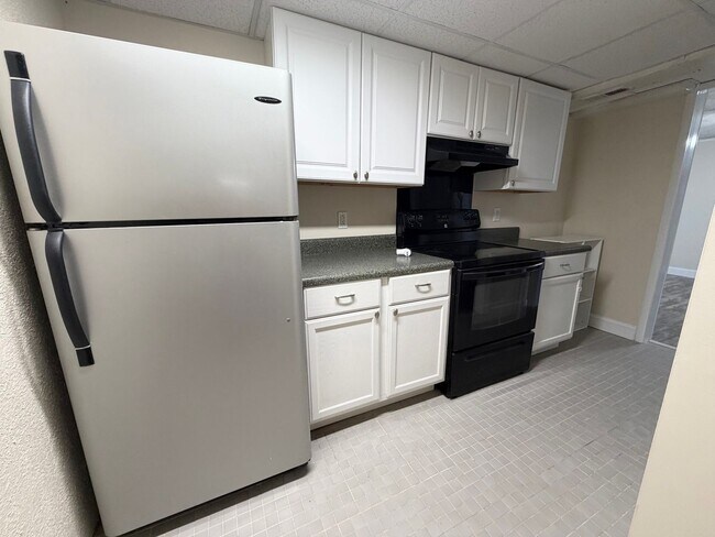 Building Photo - 1212 Agnes Street, Unit B - Cozy Studio Apartment in Charlottesville!