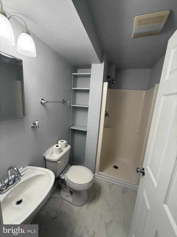 Building Photo - 105 Knollwood Ct