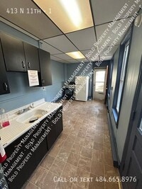 Building Photo - 413 N 11th-1