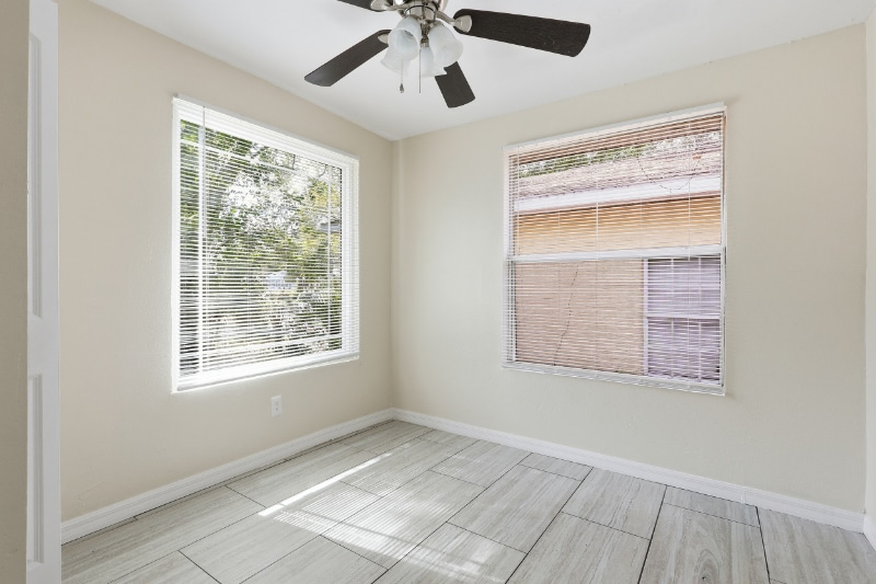 Building Photo - 1031 James Ave S