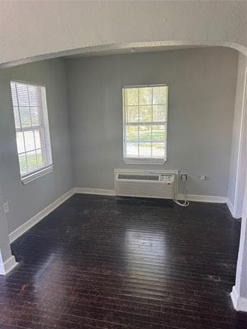 Building Photo - 1700 W Waco Dr