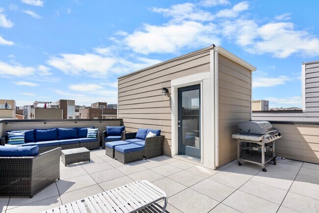 Building Photo - 2652 Mayotte Wy