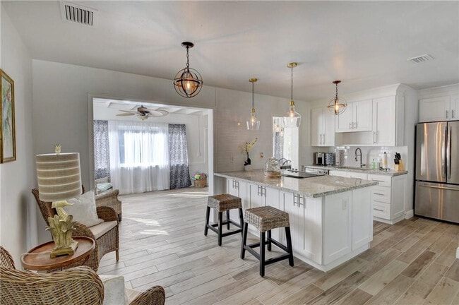 Building Photo - 10 S Swinton Cir