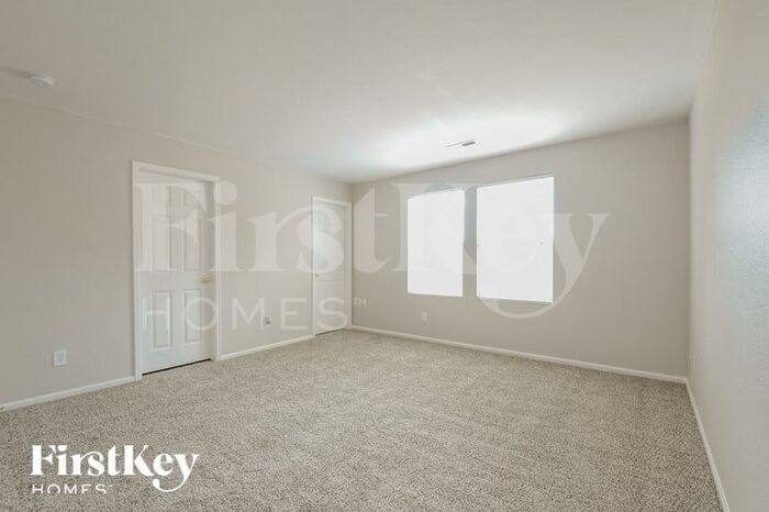 Building Photo - 865 Willow Dr