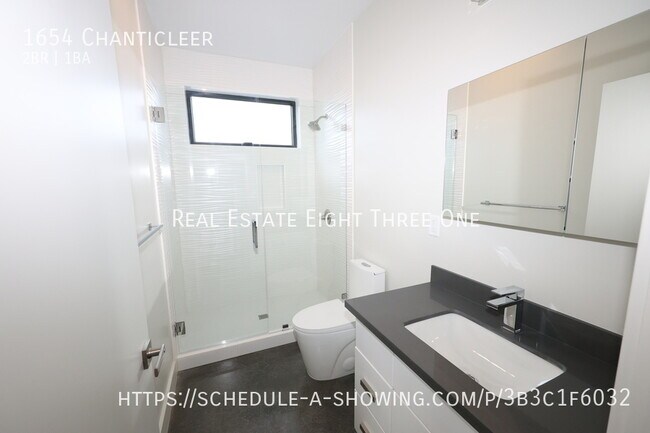 Building Photo - 1654 Chanticleer-