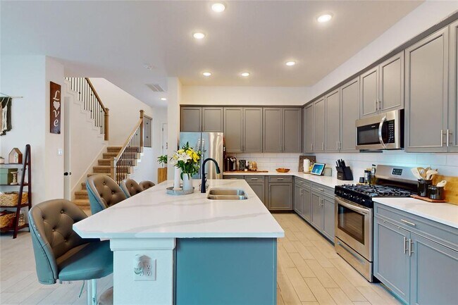 Building Photo - 1542 Park Path Dr