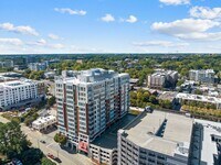 Building Photo - 400 W North St