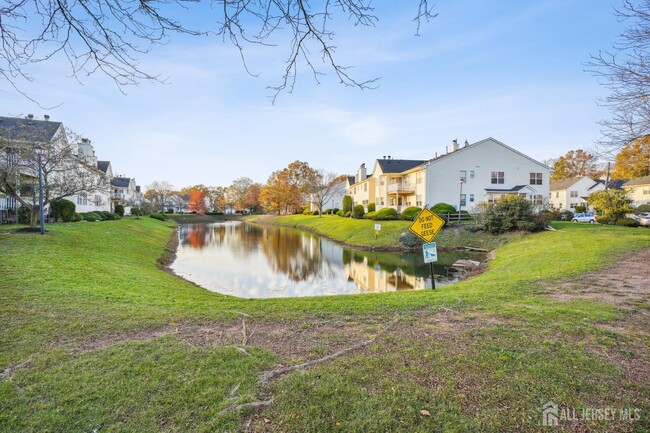 Building Photo - 300 Ventnor Ct