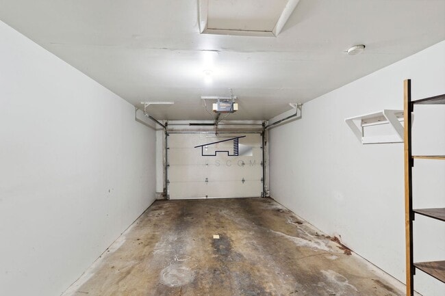 Building Photo - 281 Pheasantbrook Dr