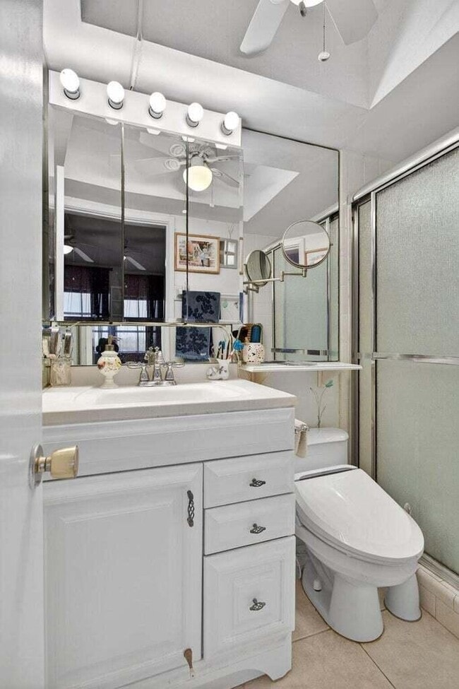 Building Photo - 100 SE 6th Ave