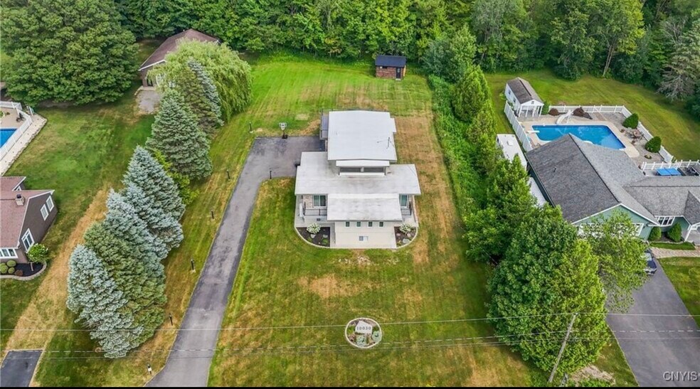 Building Photo - 10030 Hillside Ter