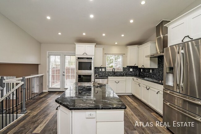 Building Photo - 6472 Sonny Blue Dr