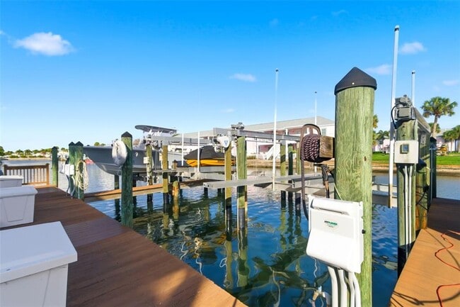 Building Photo - 5174 Beach Dr SE