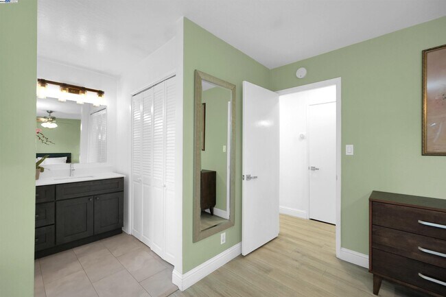 Building Photo - 55 Normandy Ln