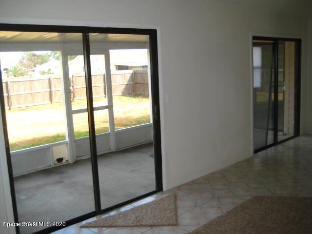 Building Photo - 319 Emerson Dr NW