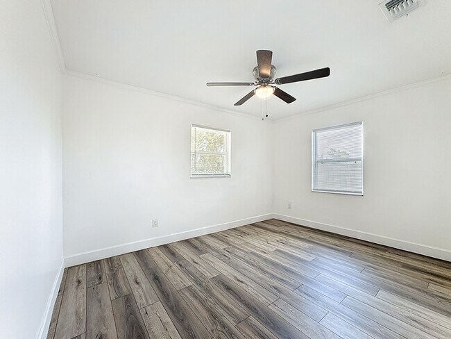 Building Photo - 3149 Nicholson Dr