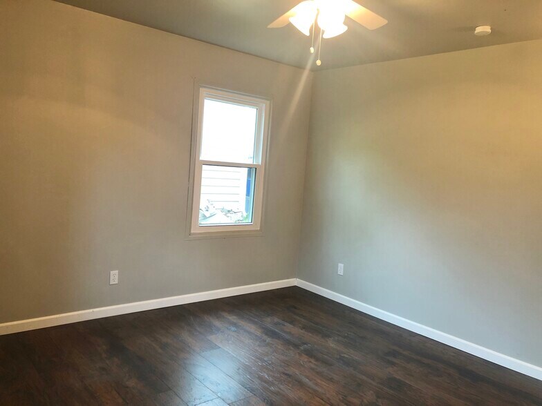 master bedroom - 1824 Miller Dr