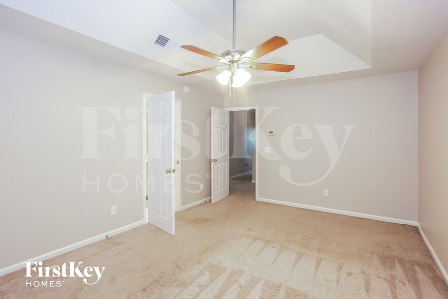 Building Photo - 10444 Henbane Ct