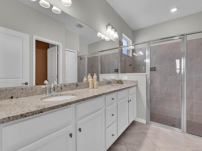 Building Photo - 3637 Passion Vine Dr