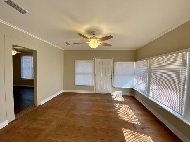 Building Photo - South Highlands Bungalow for Lease | 71104...