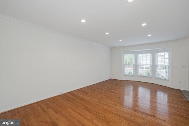Building Photo - 5223 Dunstable Ln