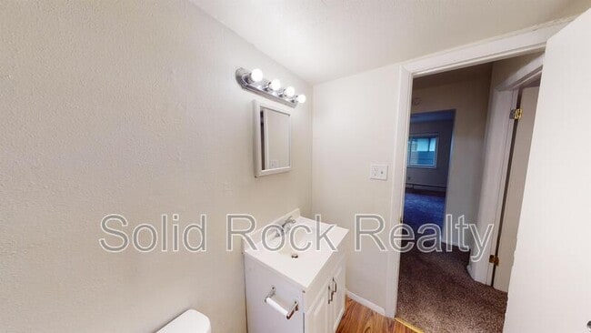 Building Photo - 1411 S Corona Ave