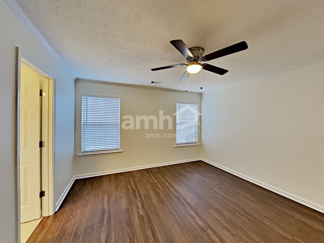 Building Photo - 402 Harvest Pl