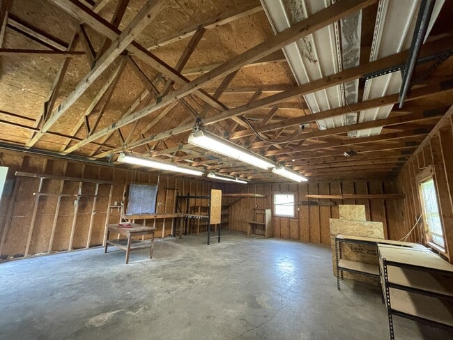 Building Photo - 600 Glendale Pl